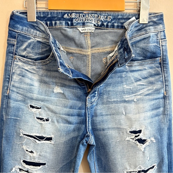 American Eagle Outfitters Distressed Denim Capri Jeans - Picture 5 of 16
